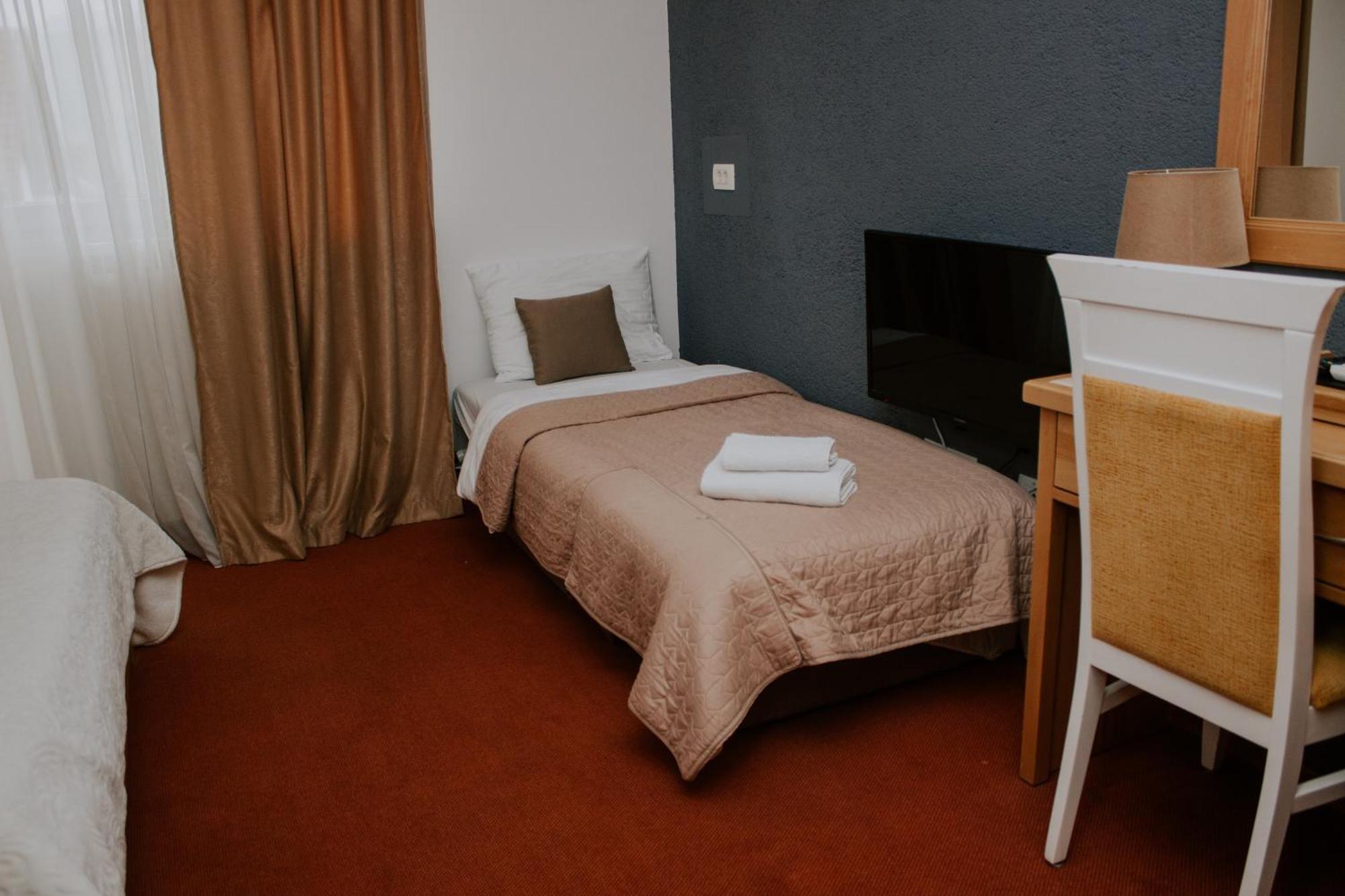 Hotel Serdar Mojkovac Quarto foto